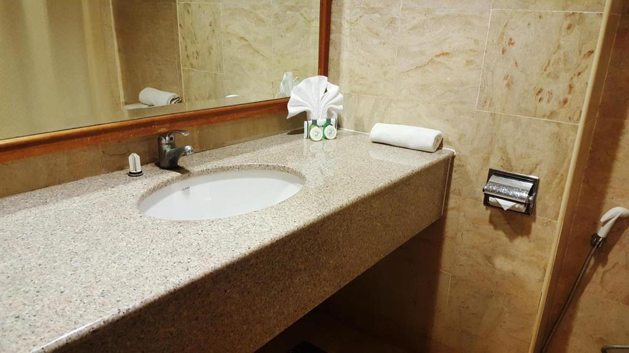Hotel Legacy Port Dickson Buitenkant foto