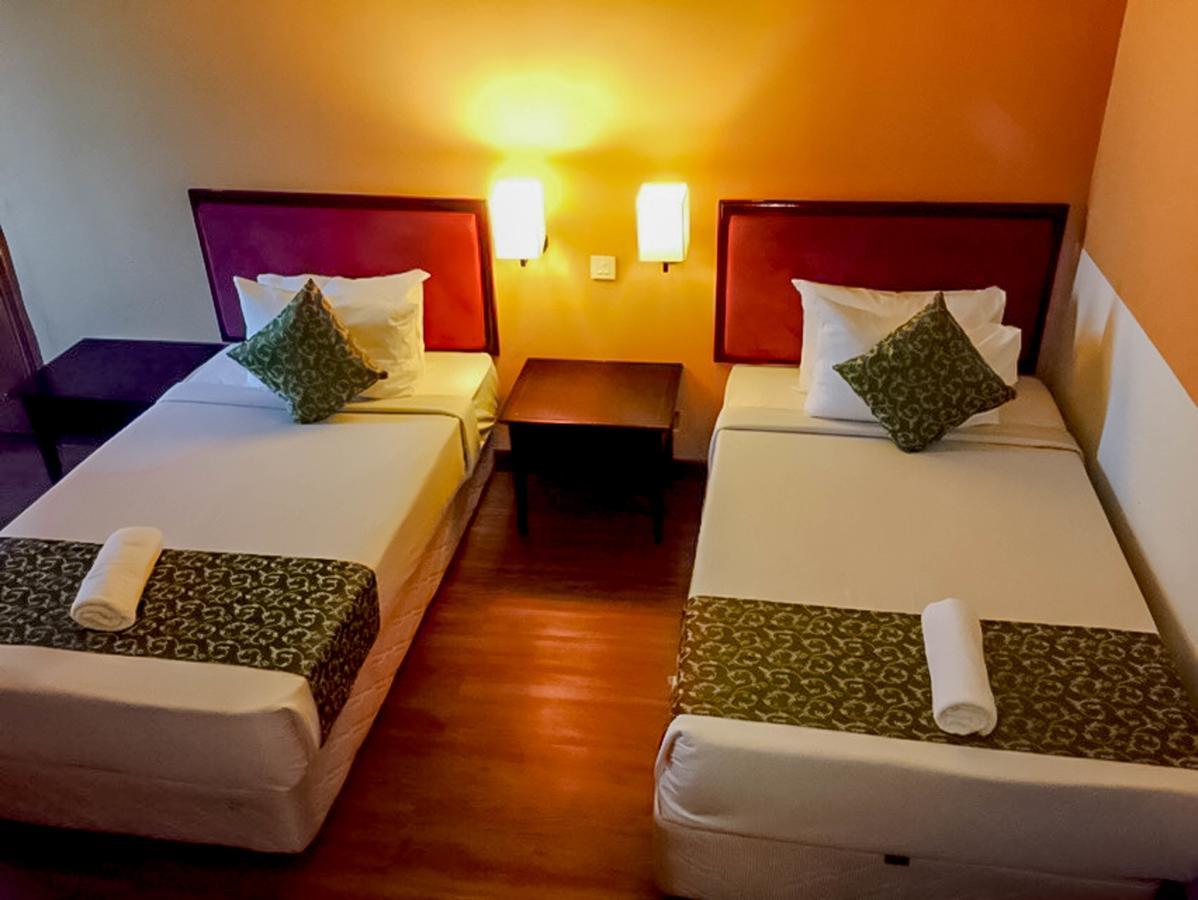 Hotel Legacy Port Dickson Buitenkant foto