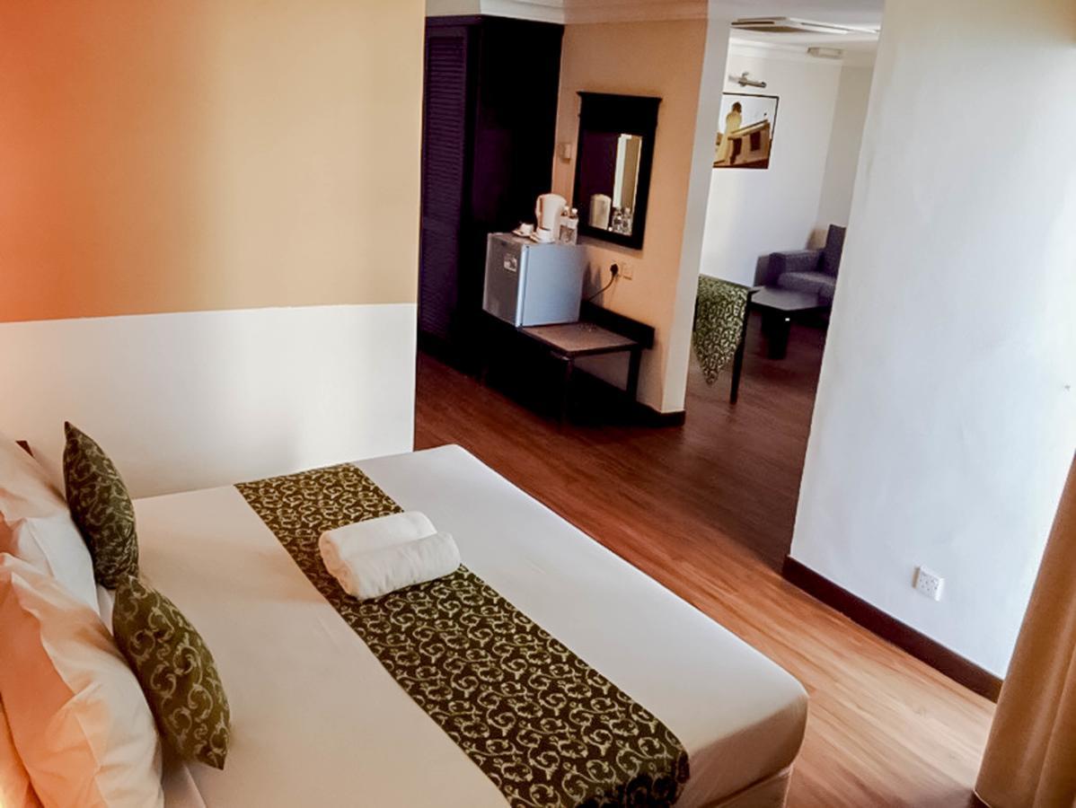 Hotel Legacy Port Dickson Buitenkant foto