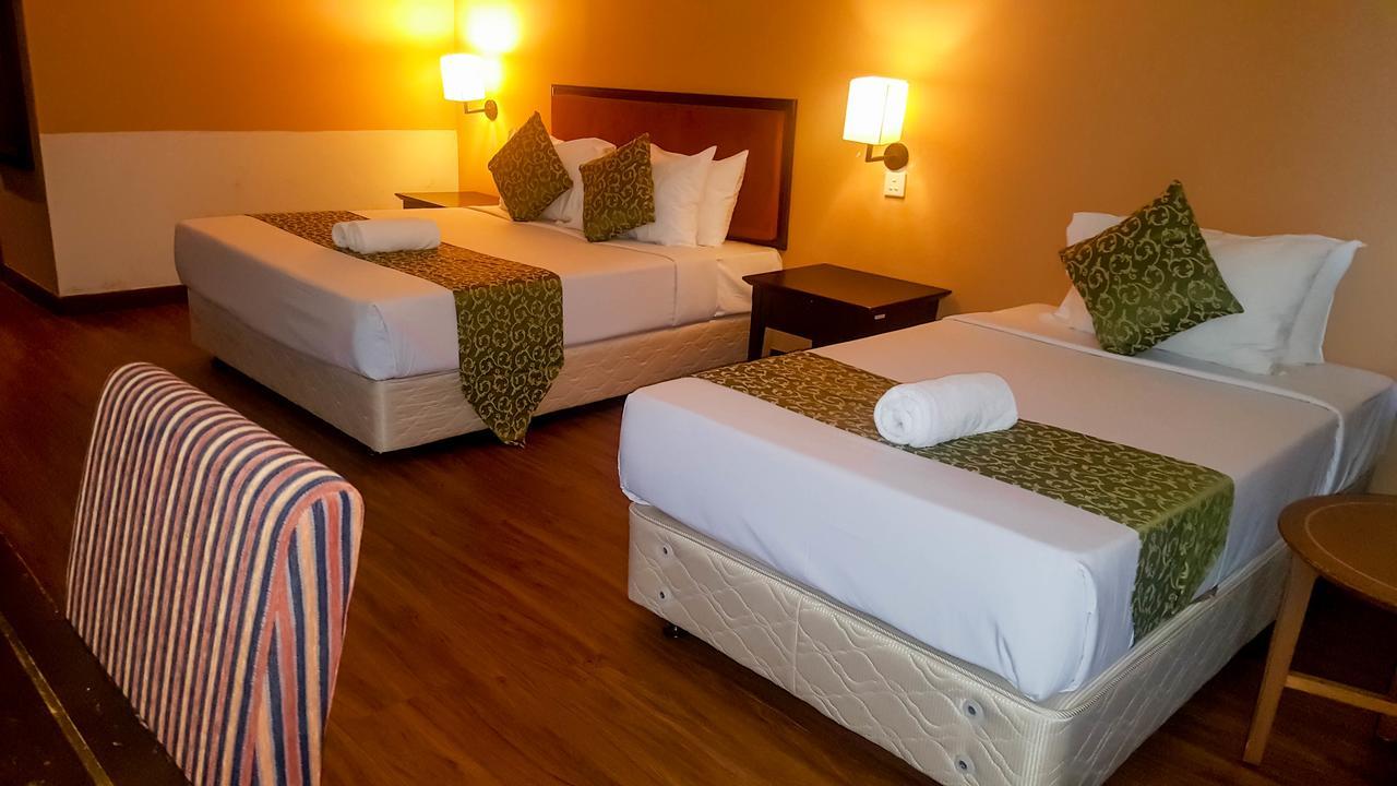 Hotel Legacy Port Dickson Buitenkant foto